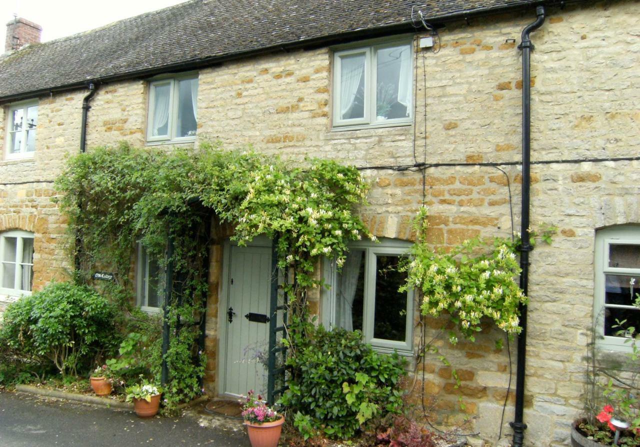 Odd Cottage Oddington  Exterior photo