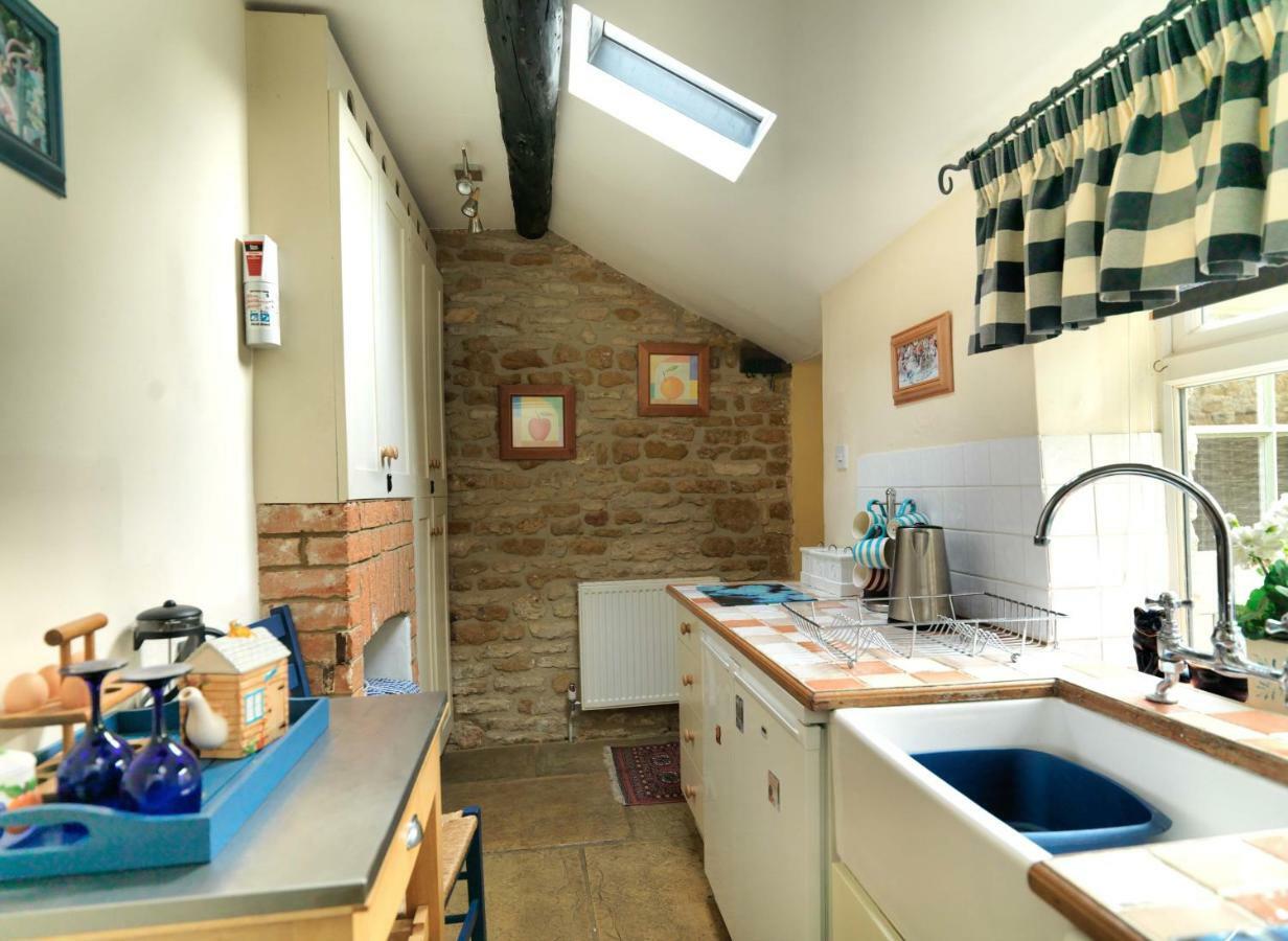 Odd Cottage Oddington  Exterior photo